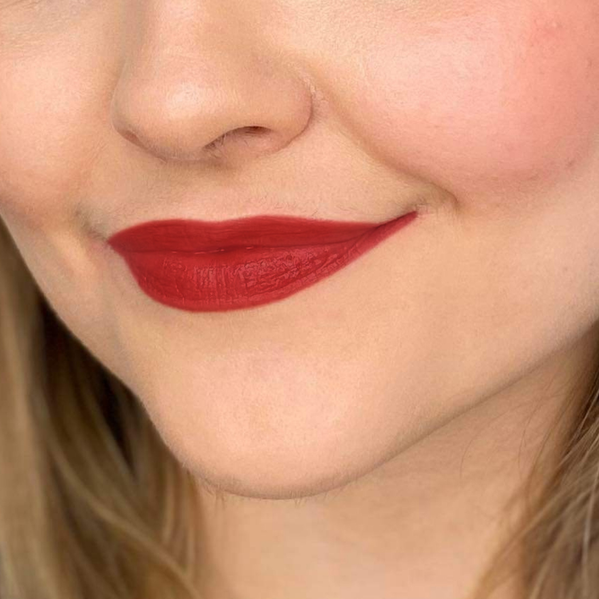 Cream Lipstck Library - Striking